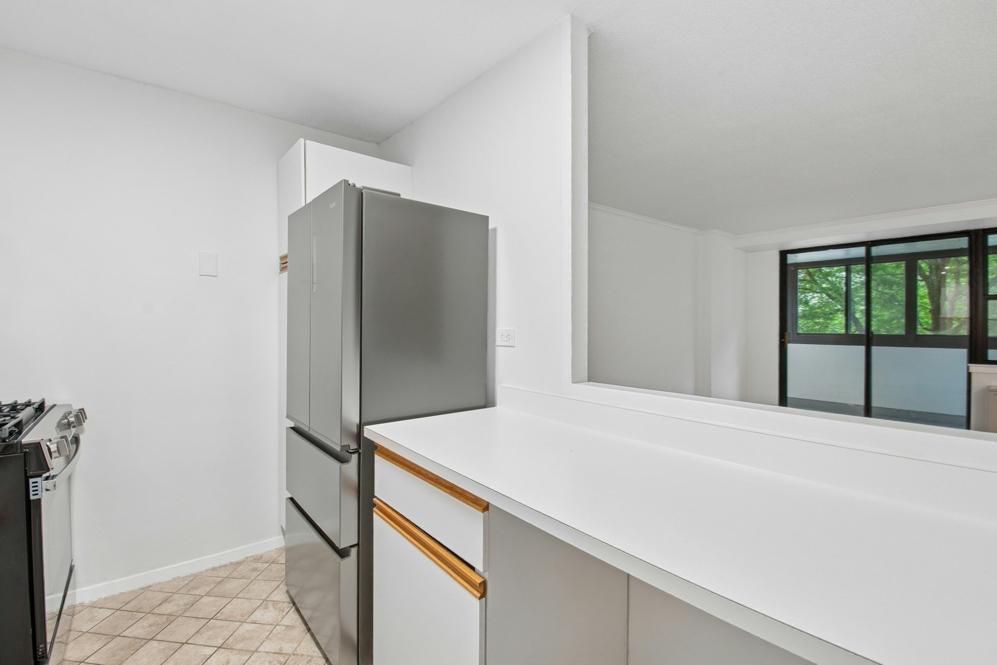 9 Hawthorne Pl # 2c Property Photo 6