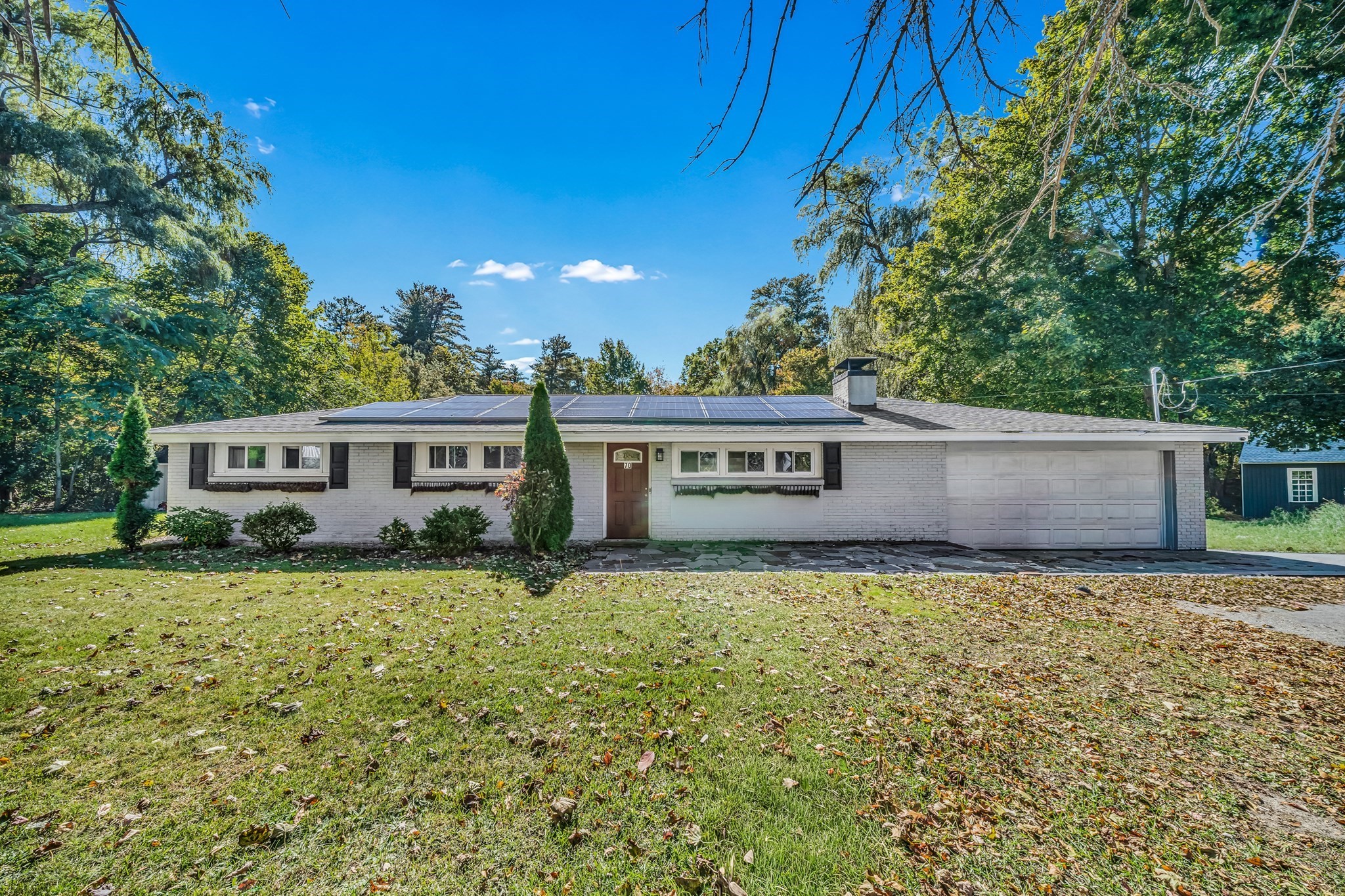 70 River Rd Property Photo 1