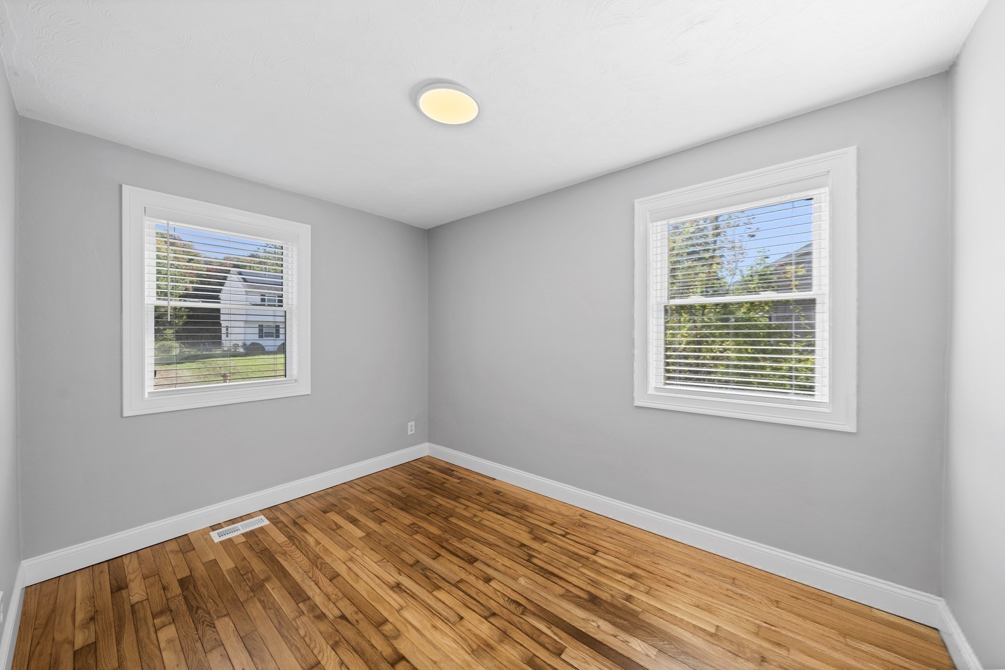 42 Holland Dr Property Photo 11