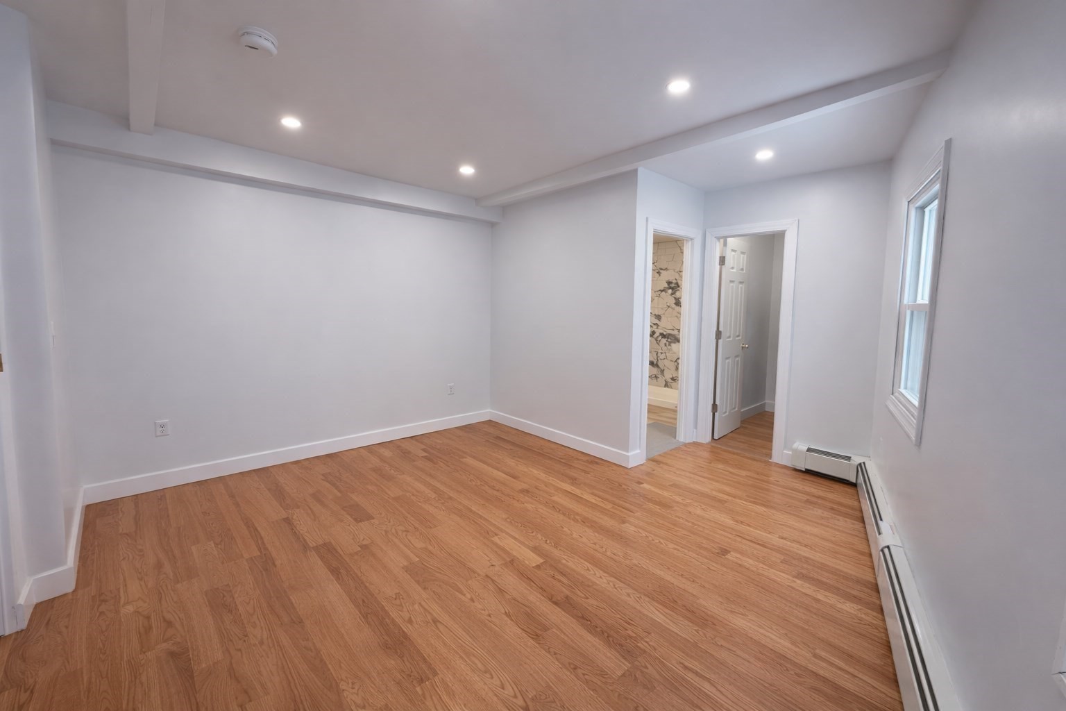 29 Catherine St # 1 Property Photo 8