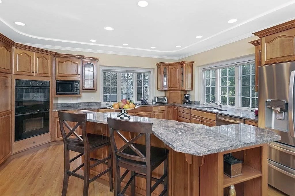 28 Meachen Property Photo 3