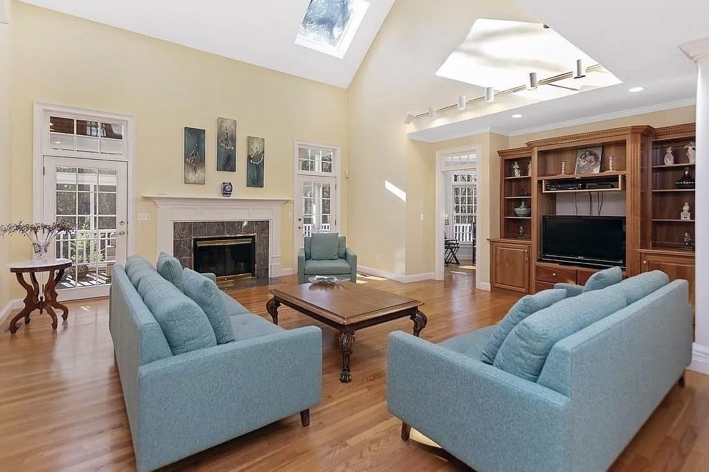 28 Meachen Property Photo 4