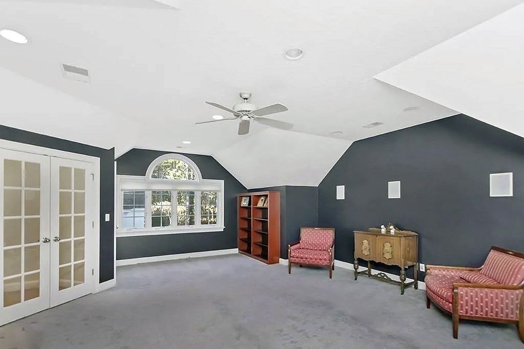 28 Meachen Property Photo 8