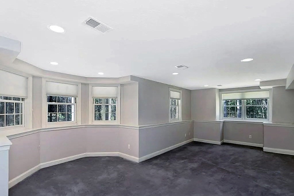 28 Meachen Property Photo 9