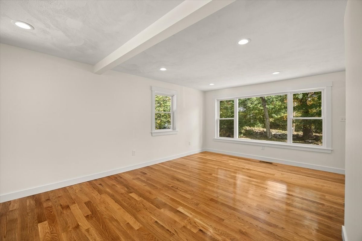 258 Poquanticut Ave Property Photo 15