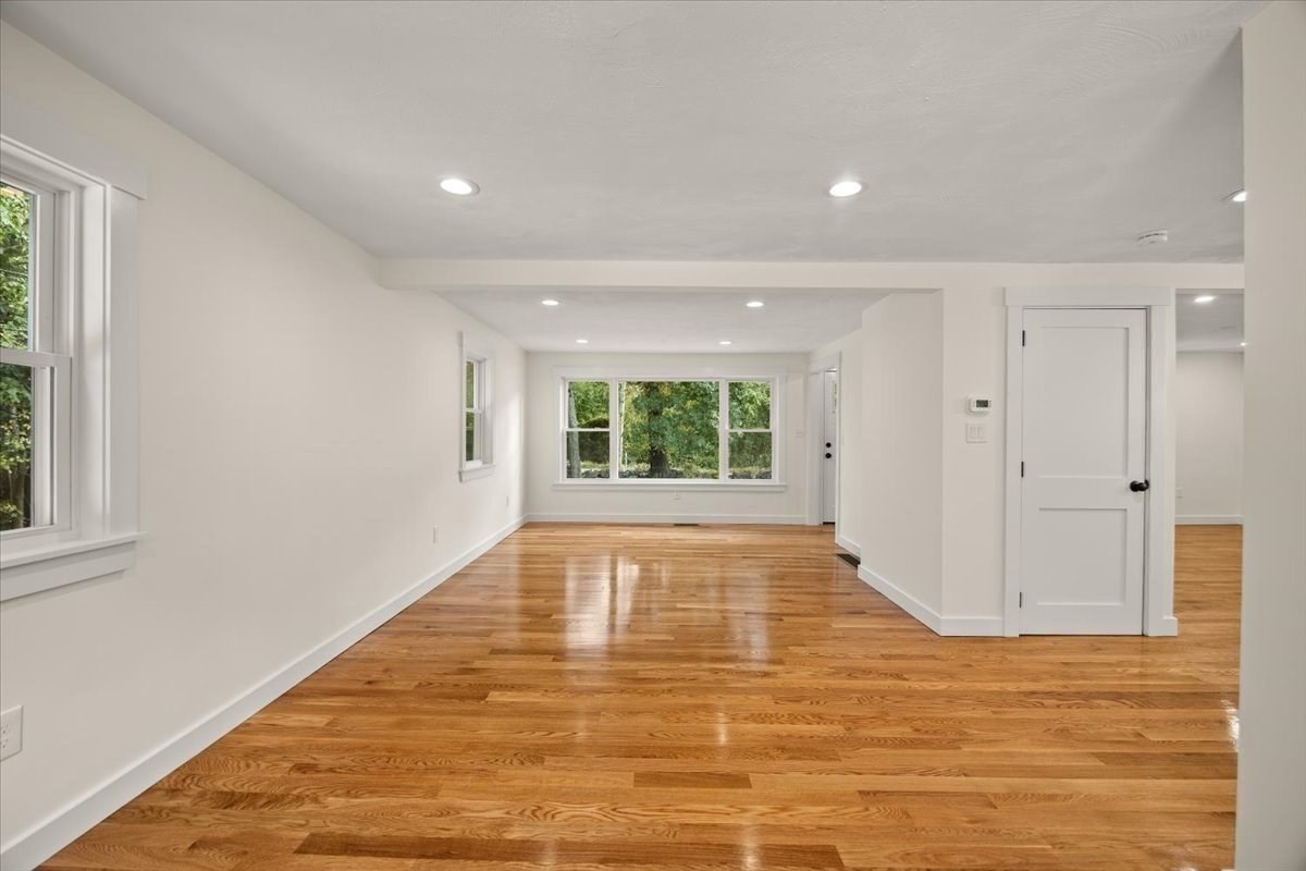 258 Poquanticut Ave Property Photo 17