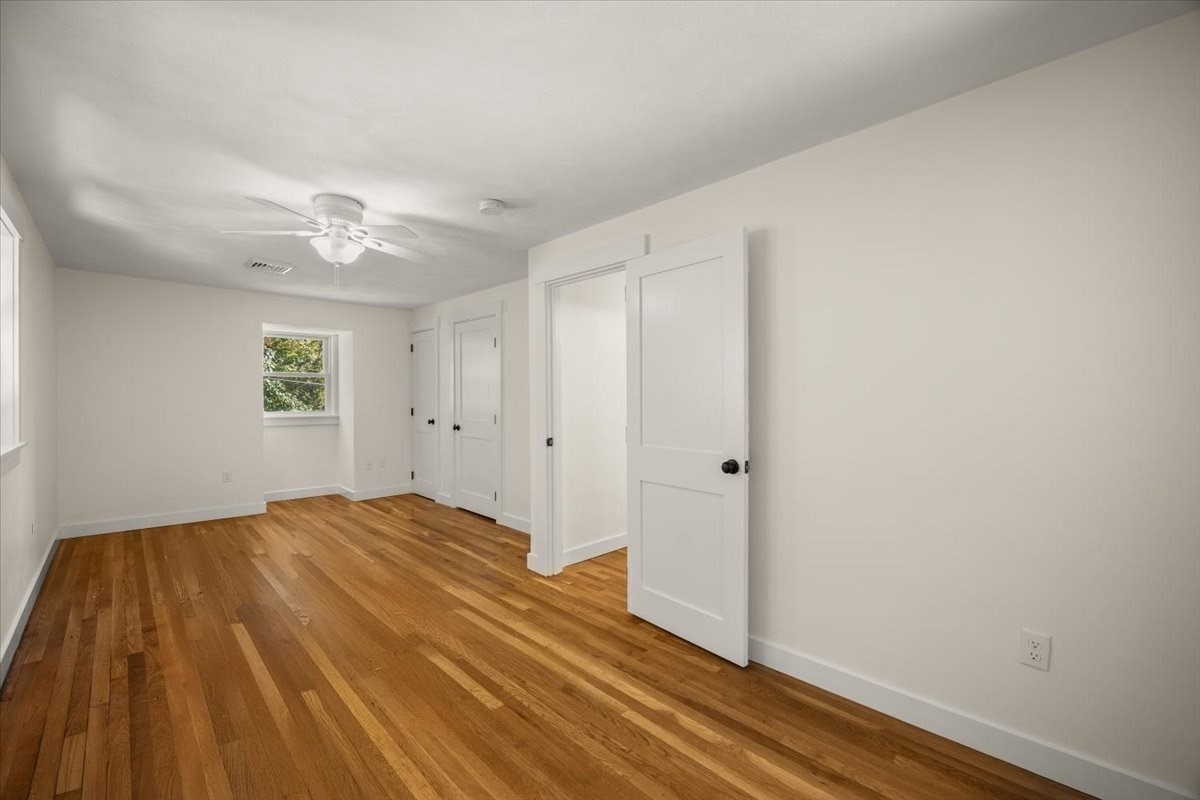 258 Poquanticut Ave Property Photo 28
