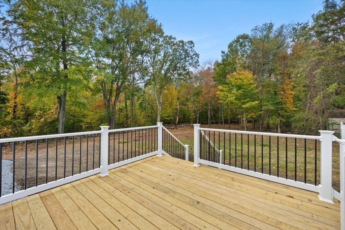 258 Poquanticut Ave Property Photo 32