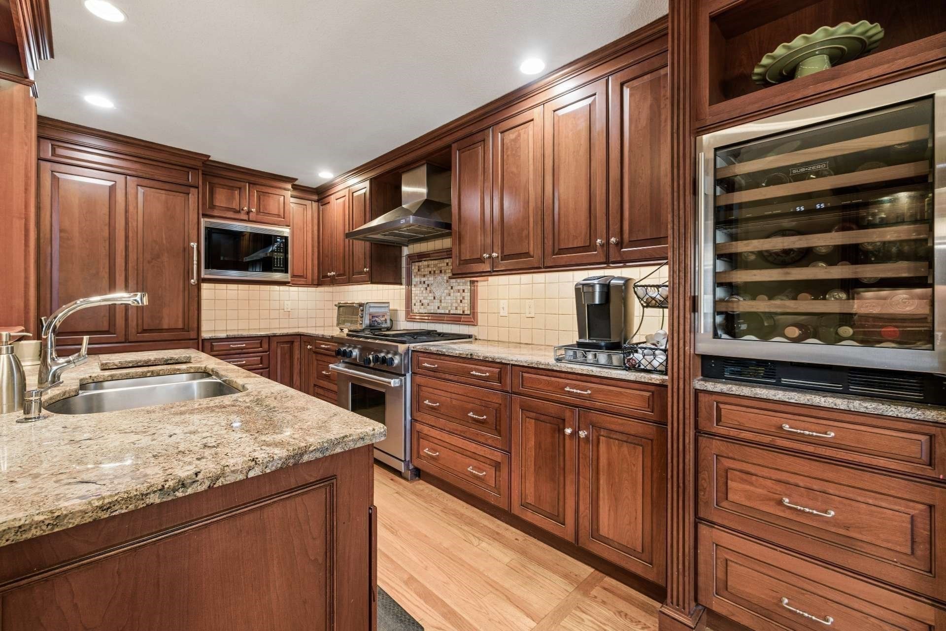 16 Hickory Hill # 16 Property Photo 1