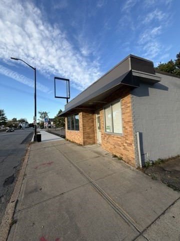 1998 Acushnet Avenue # B Property Photo 2