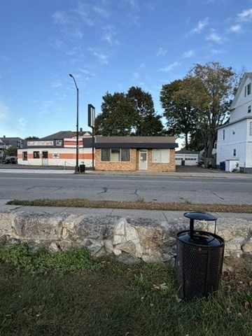 1998 Acushnet Avenue # B Property Photo 3