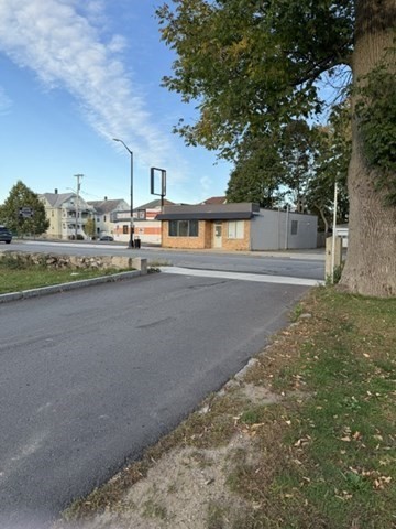 1998 Acushnet Avenue # B Property Photo 4