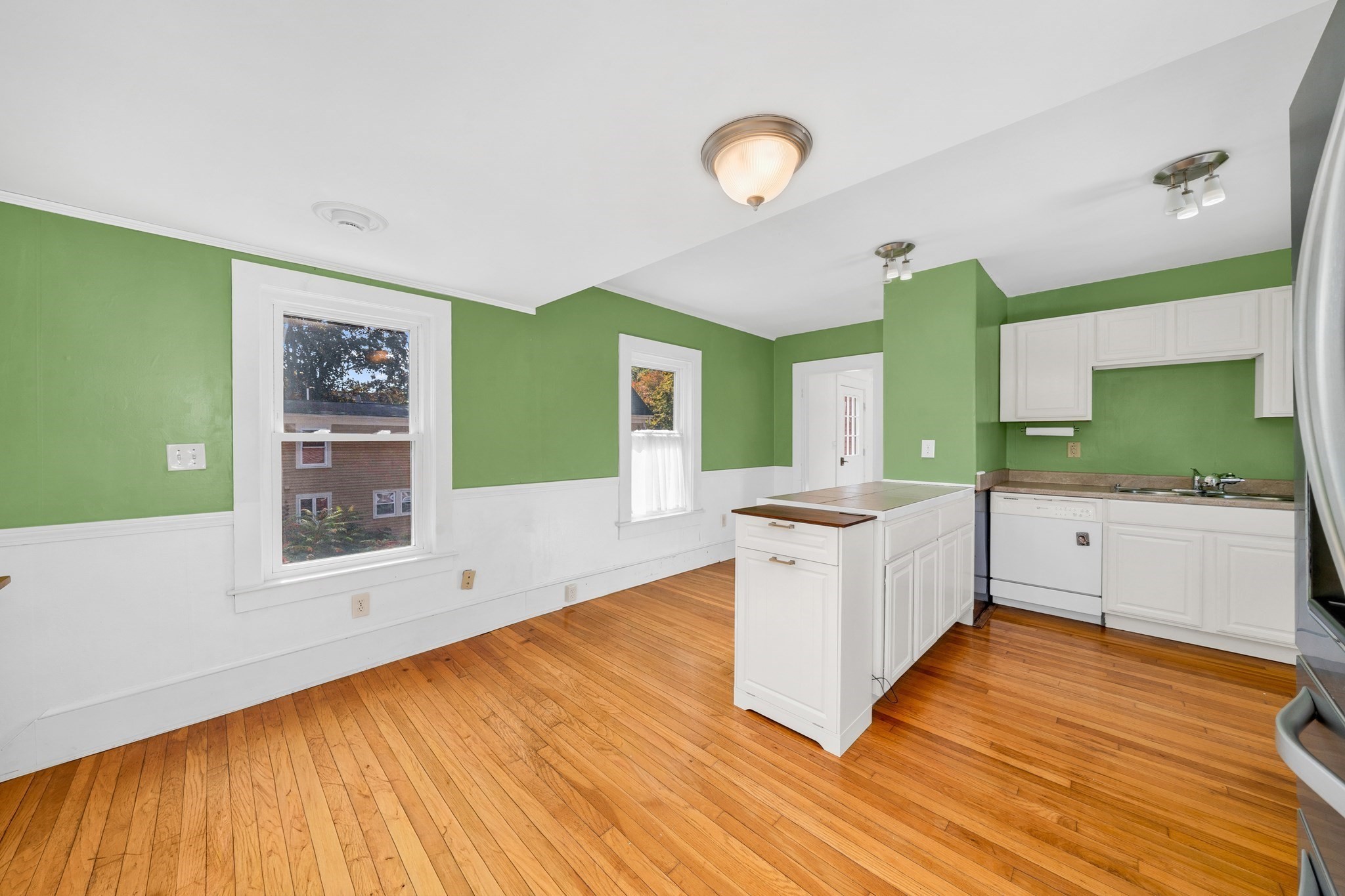 31 Gardner St # 2 Property Photo 7