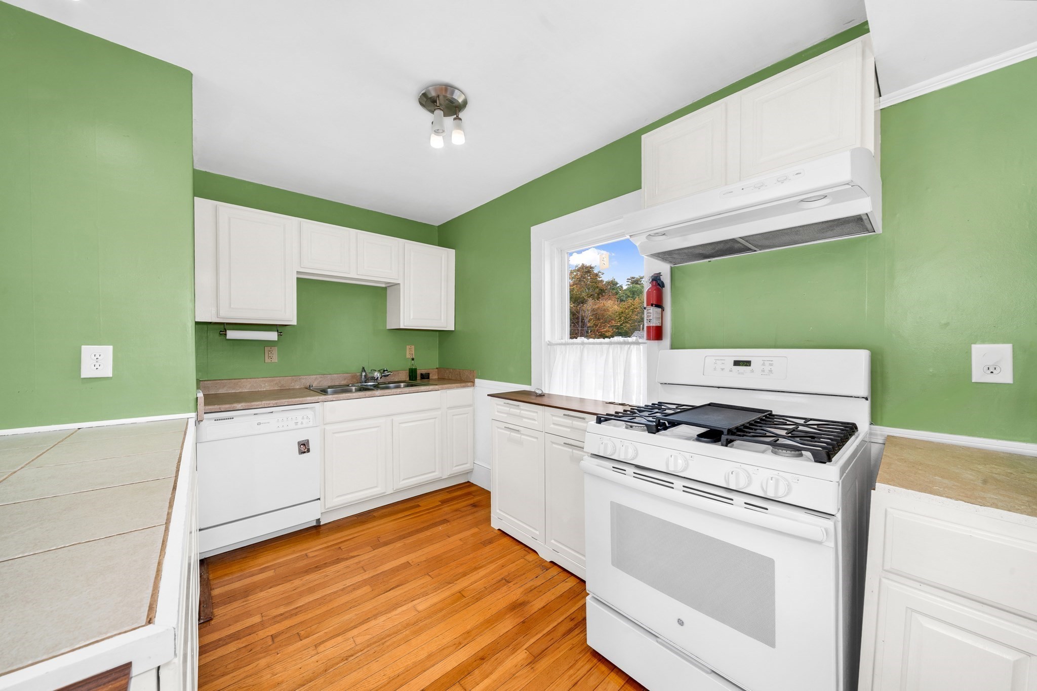 31 Gardner St # 2 Property Photo 8