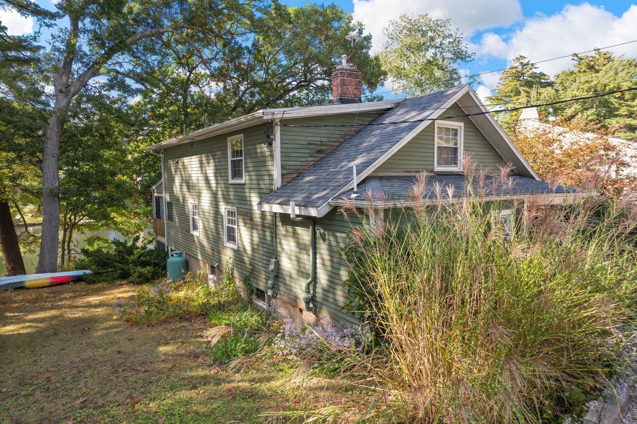 28 Davis Rd Property Photo 2