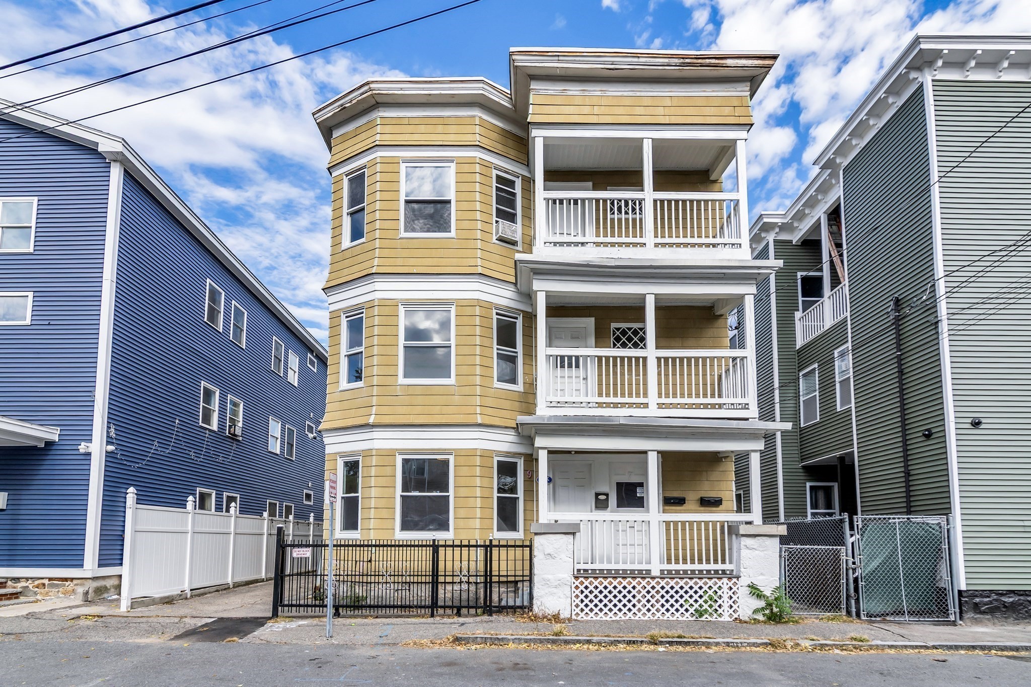 7-9 Champlain Ave Property Photo 1