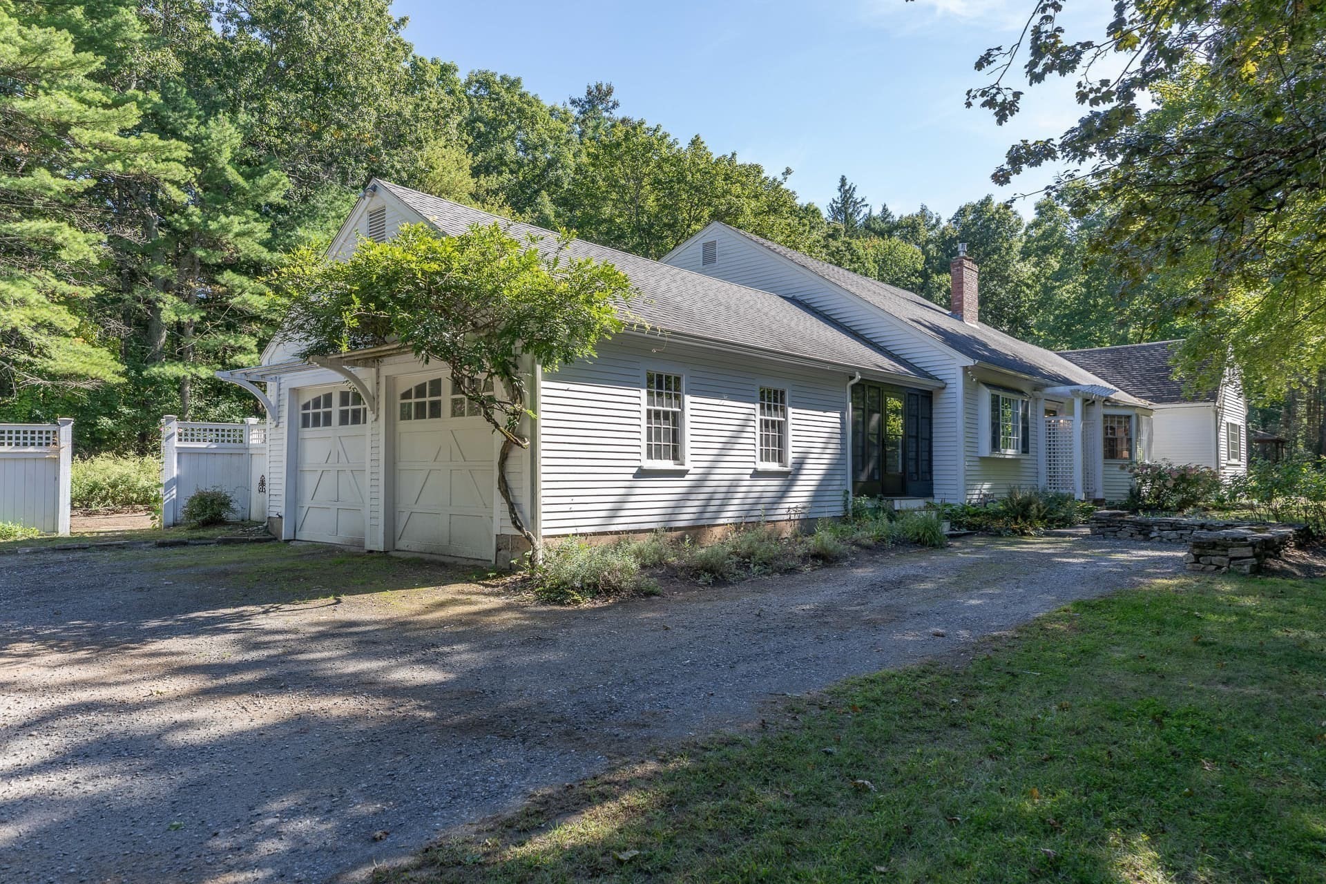 208 Dutton Road Property Photo 5