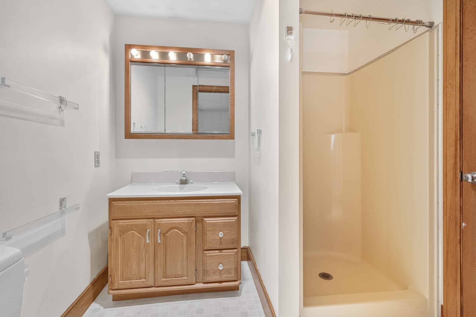 208 Dutton Road Property Photo 25