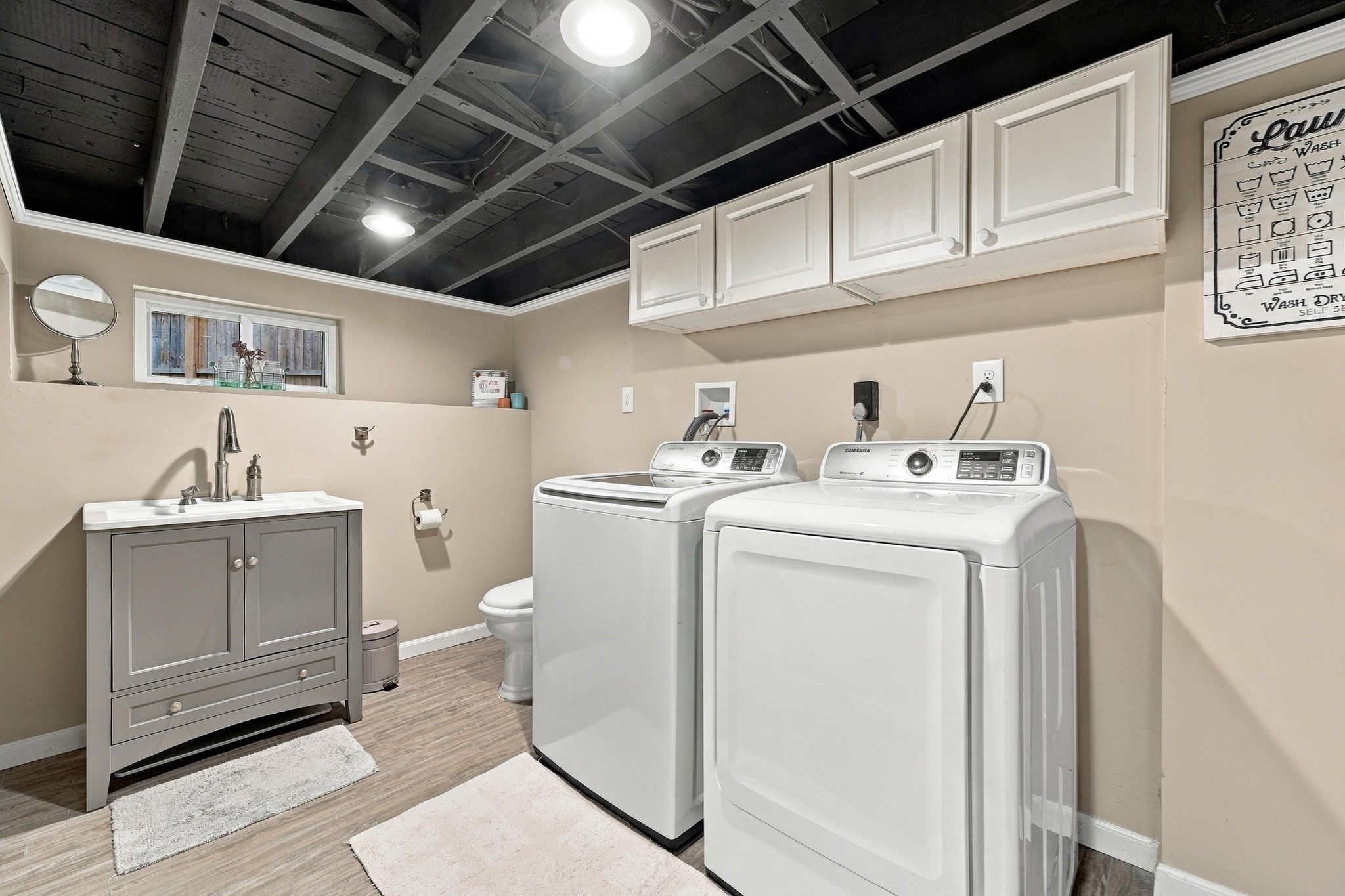 54 Joclyn Ave Property Photo 11