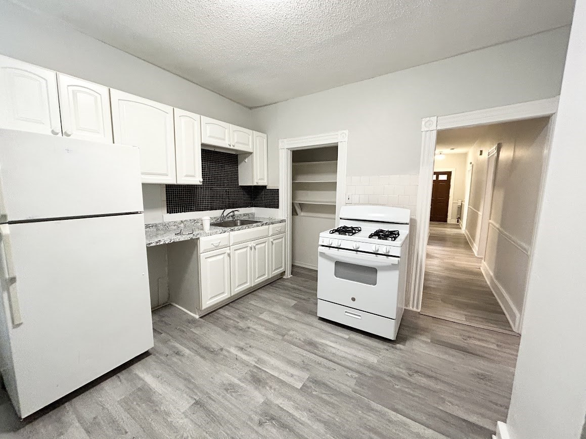 8-10 Oakland St # 1 Property Photo 12