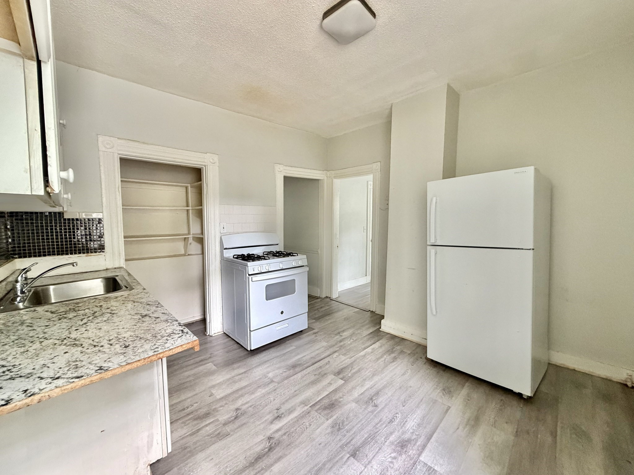 8-10 Oakland St # 1 Property Photo 13