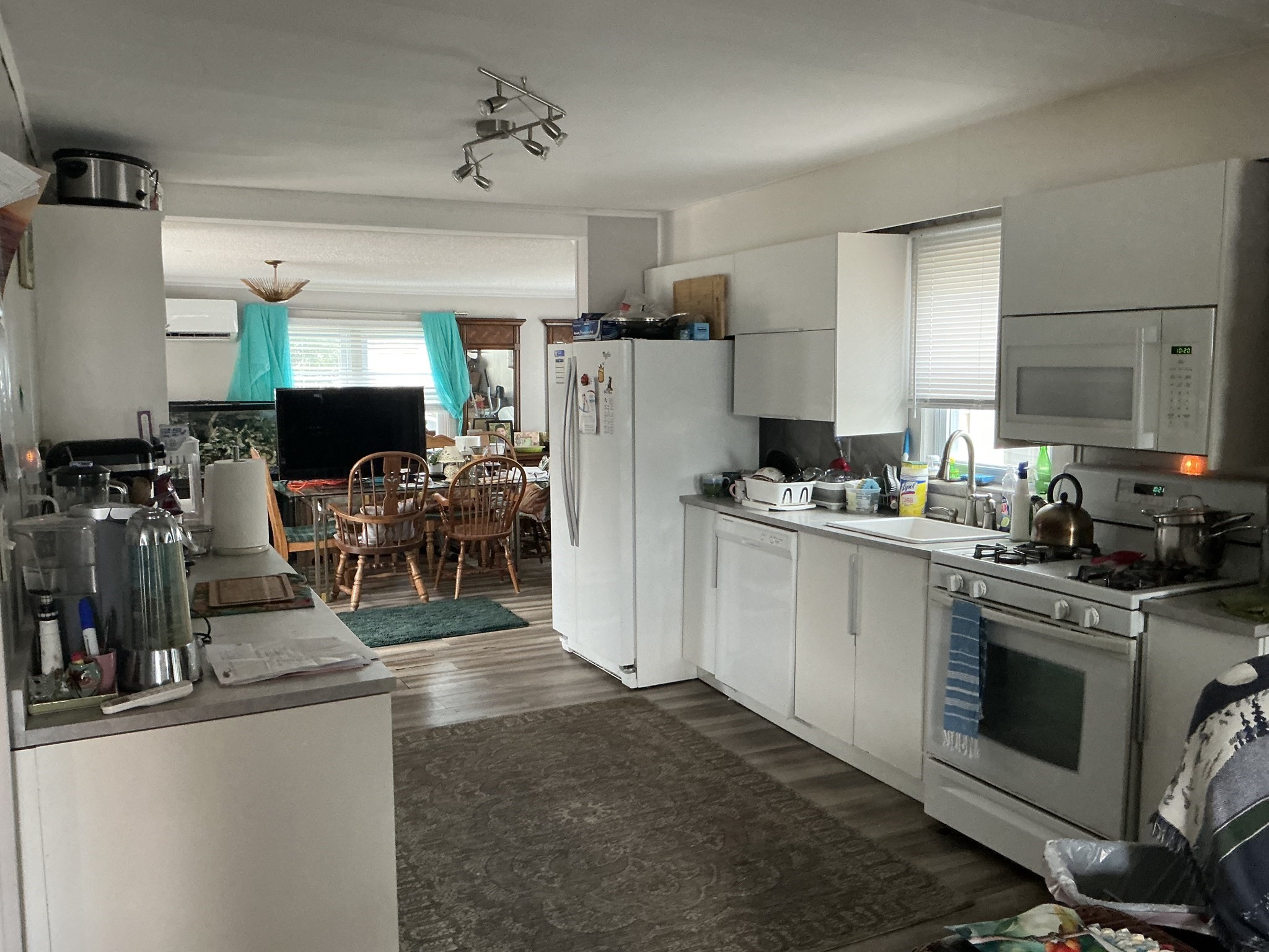 567 Nantasket Ave Property Photo 2