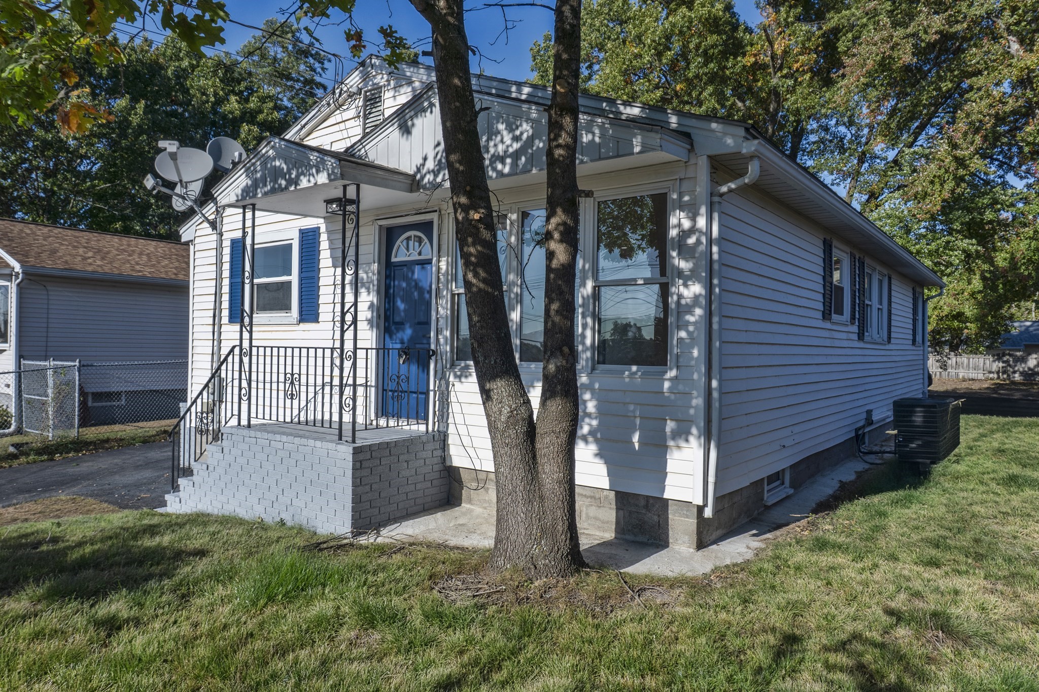 32 Turnpike St Property Photo 2