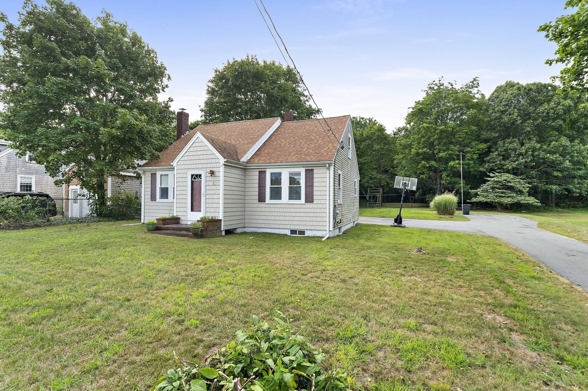 57 Main St Property Photo 1