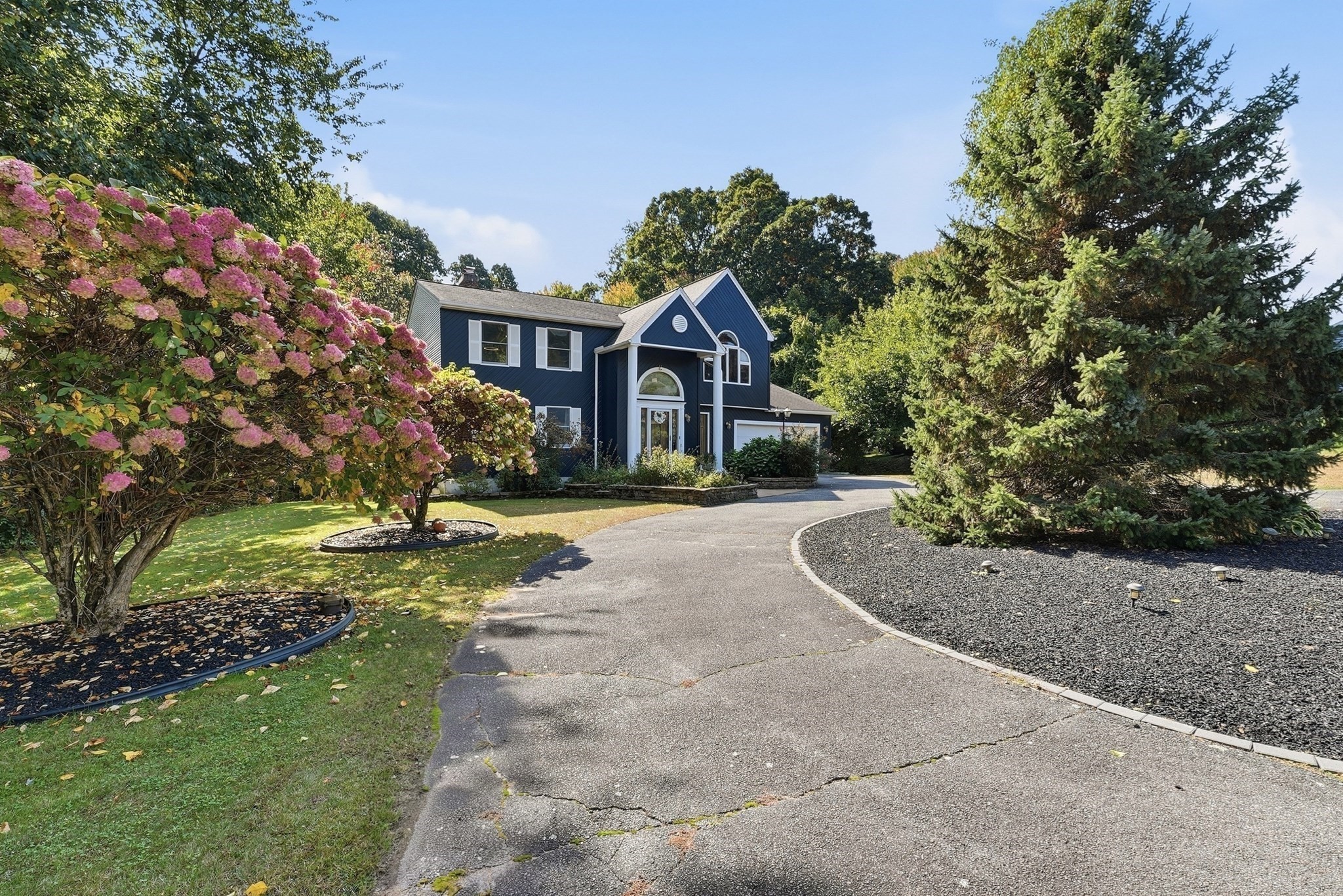 252 Elizabeth Dr. Property Photo 1