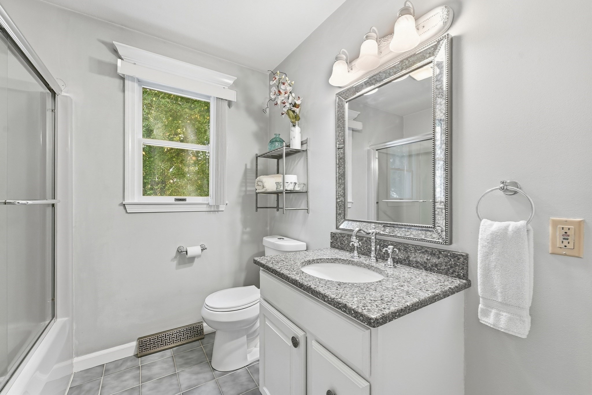 252 Elizabeth Dr. Property Photo 21