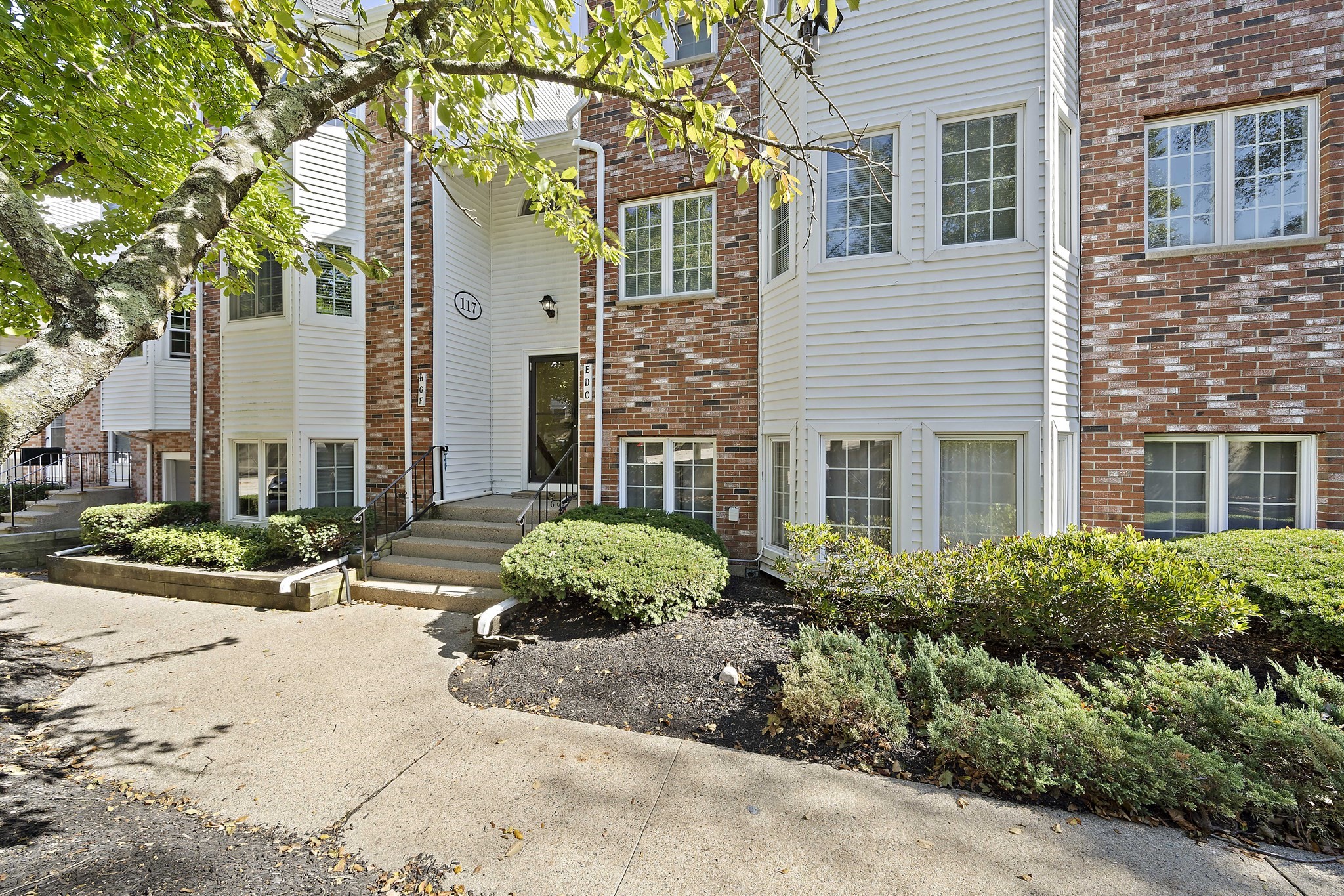 117 Tall Oaks Dr # H Property Photo 1