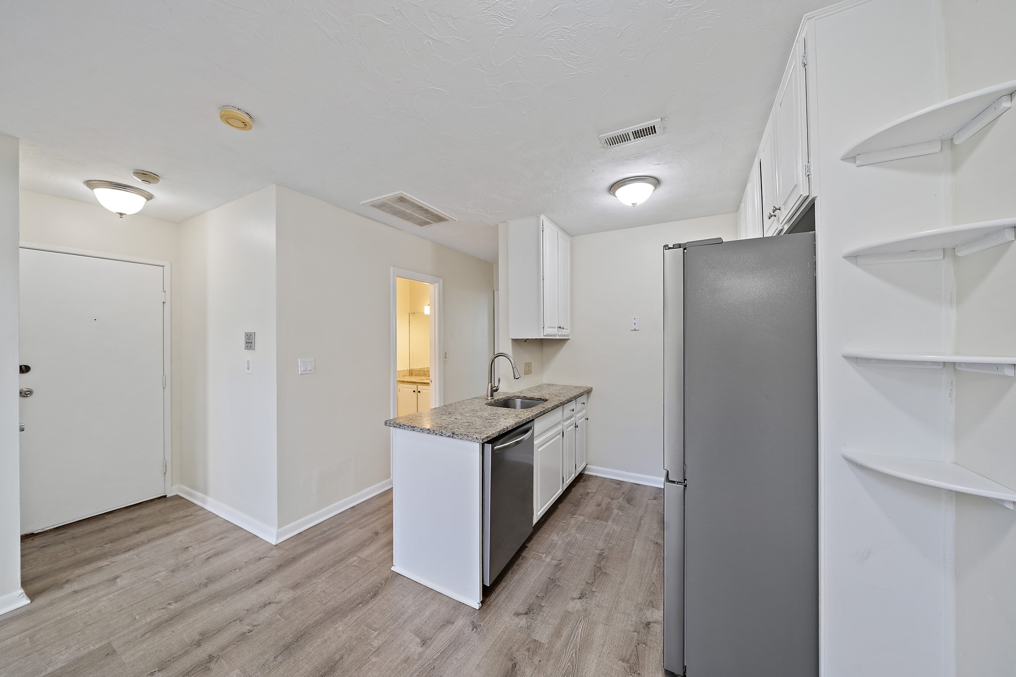 117 Tall Oaks Dr # H Property Photo 4