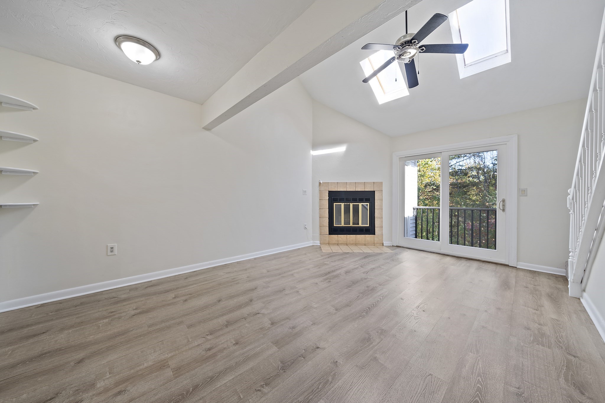 117 Tall Oaks Dr # H Property Photo 8