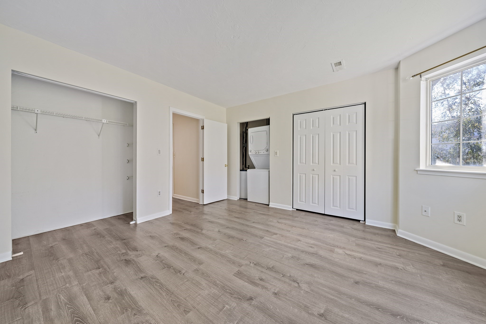 117 Tall Oaks Dr # H Property Photo 13