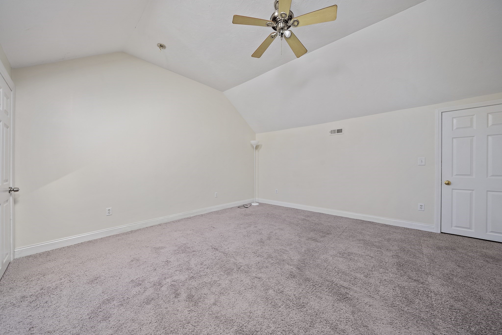 117 Tall Oaks Dr # H Property Photo 19