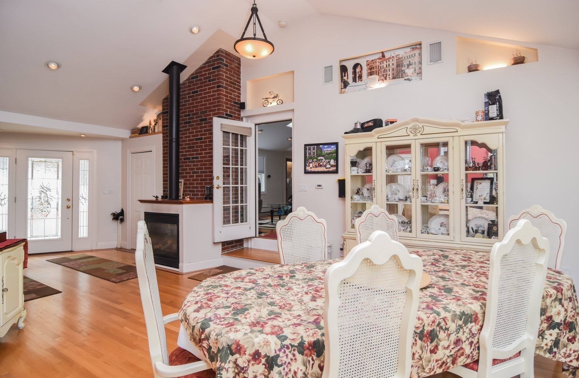39 Walnut Street Property Photo 4