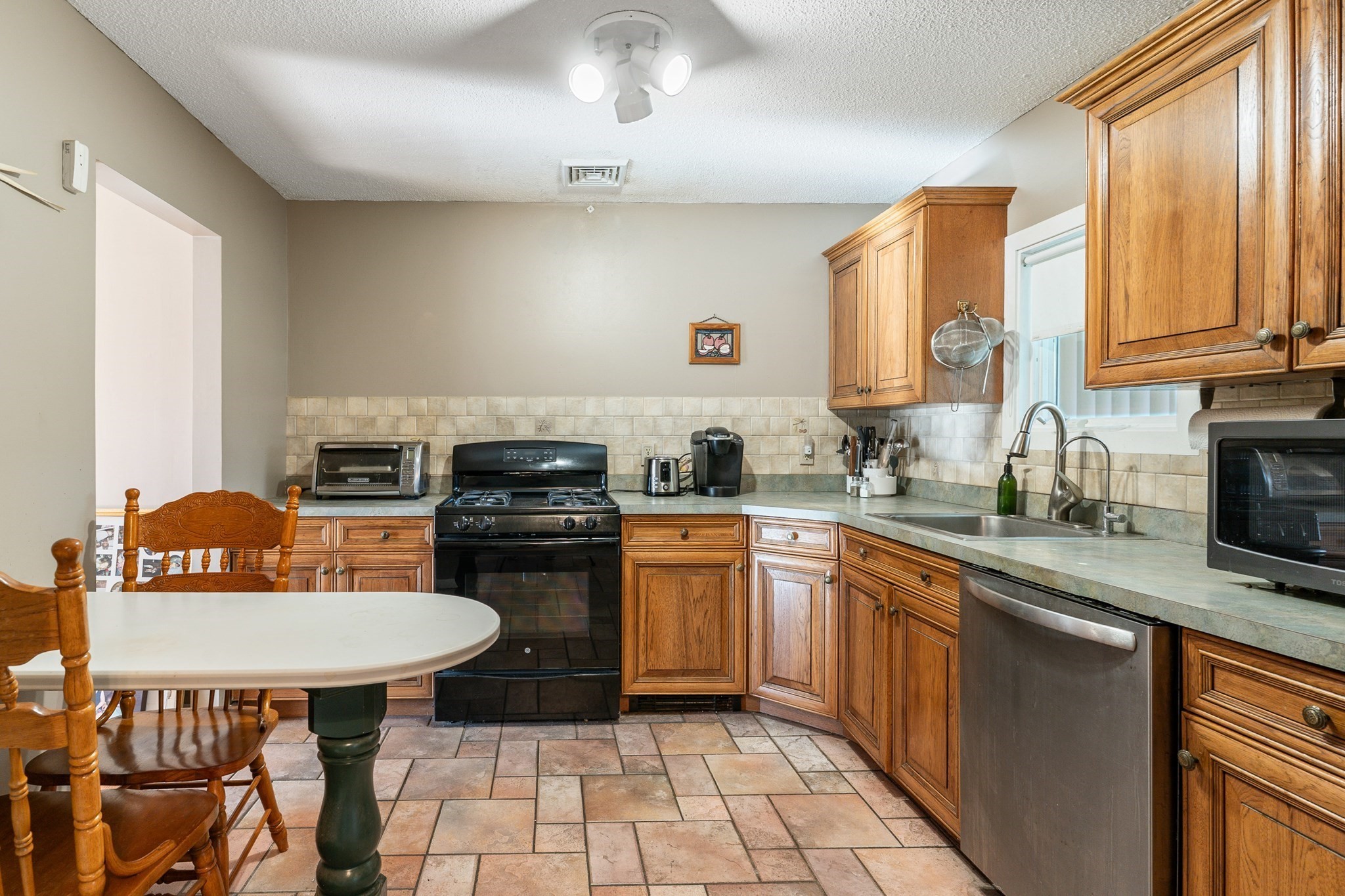 297 Bakerville Rd Property Photo 4