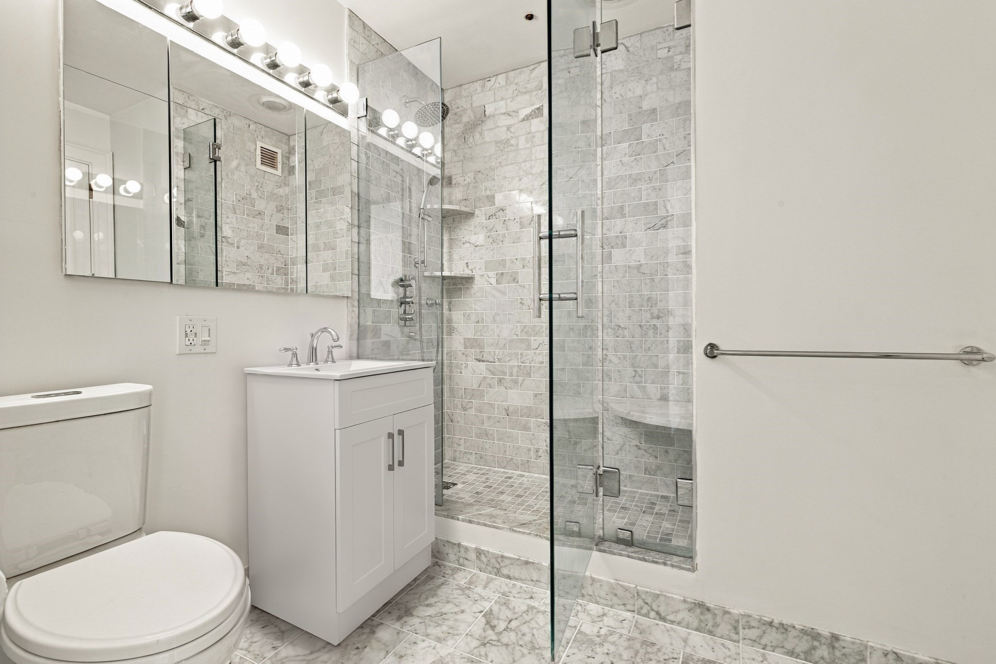 85 E India Row # 40d Property Photo 10