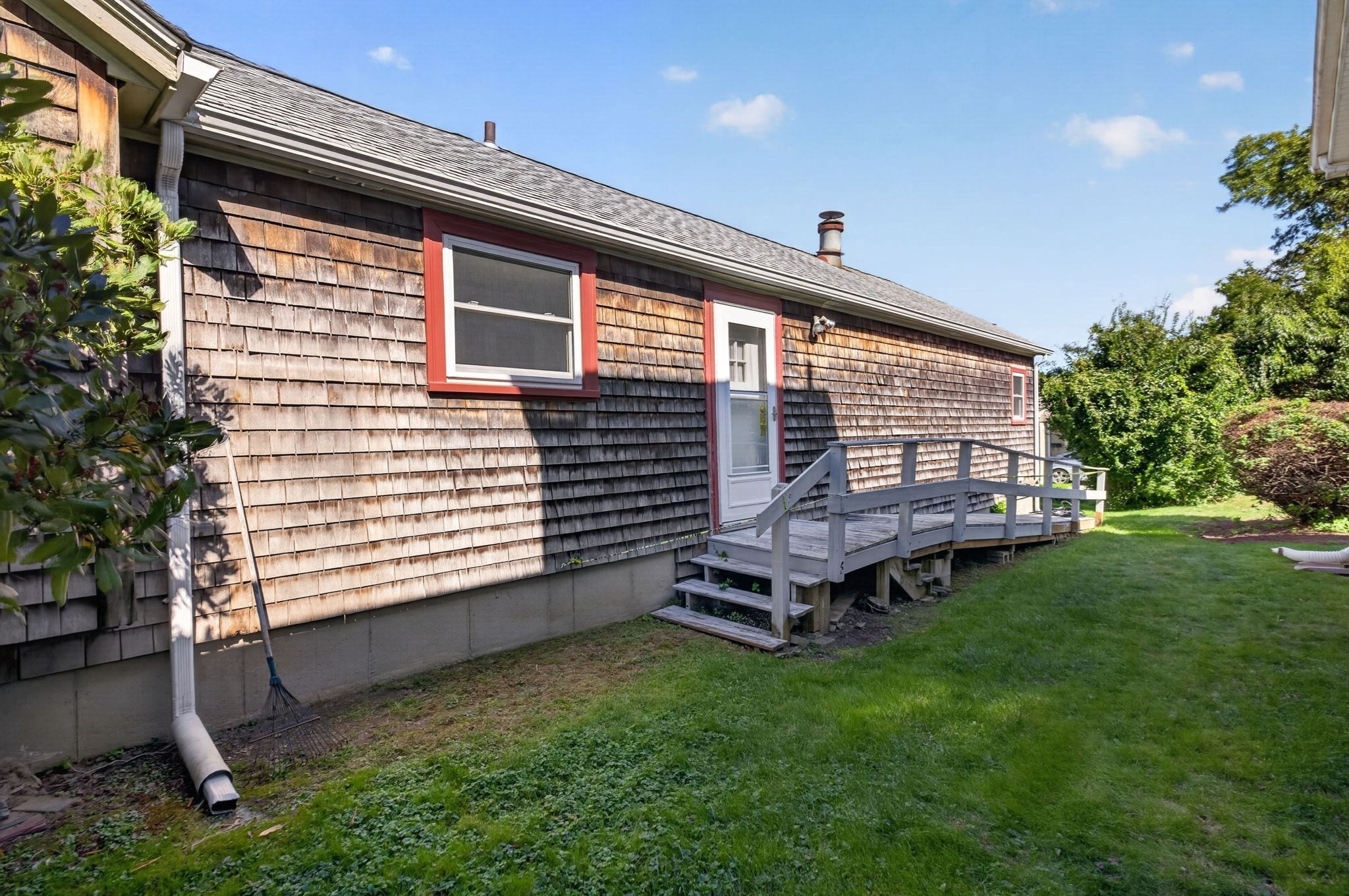 63 Hemlock St Property Photo 3