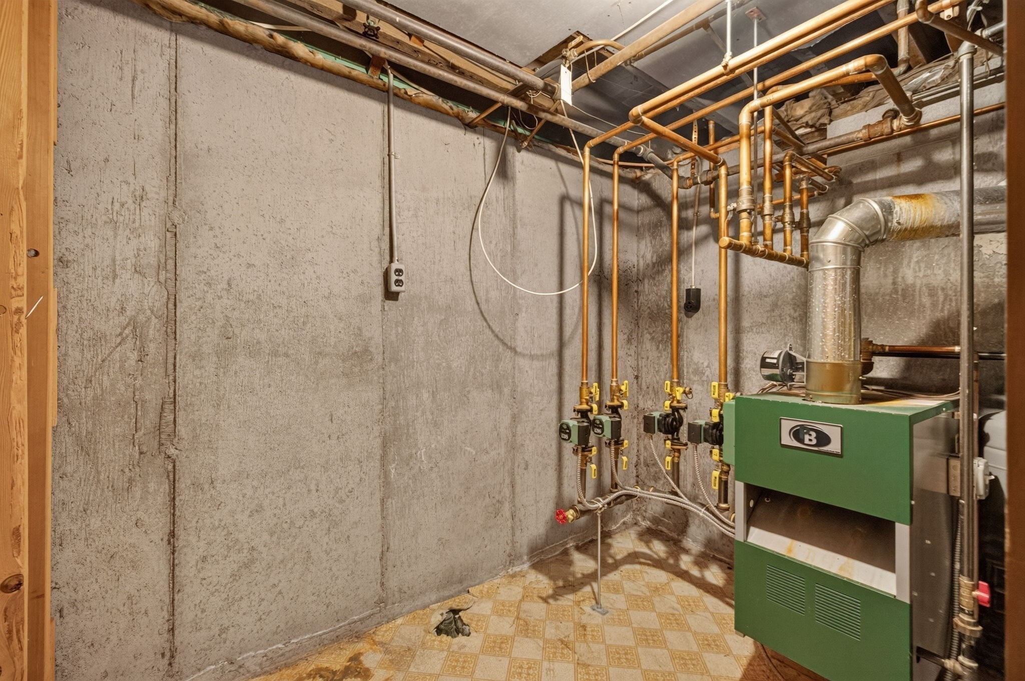 63 Hemlock St Property Photo 35