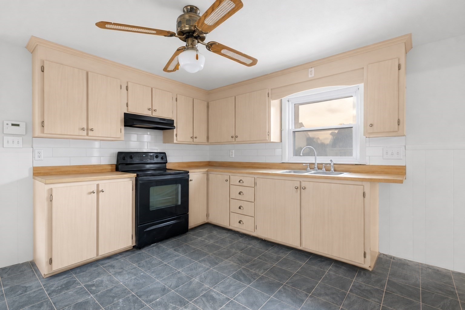 45 Pineridge St Property Photo 6