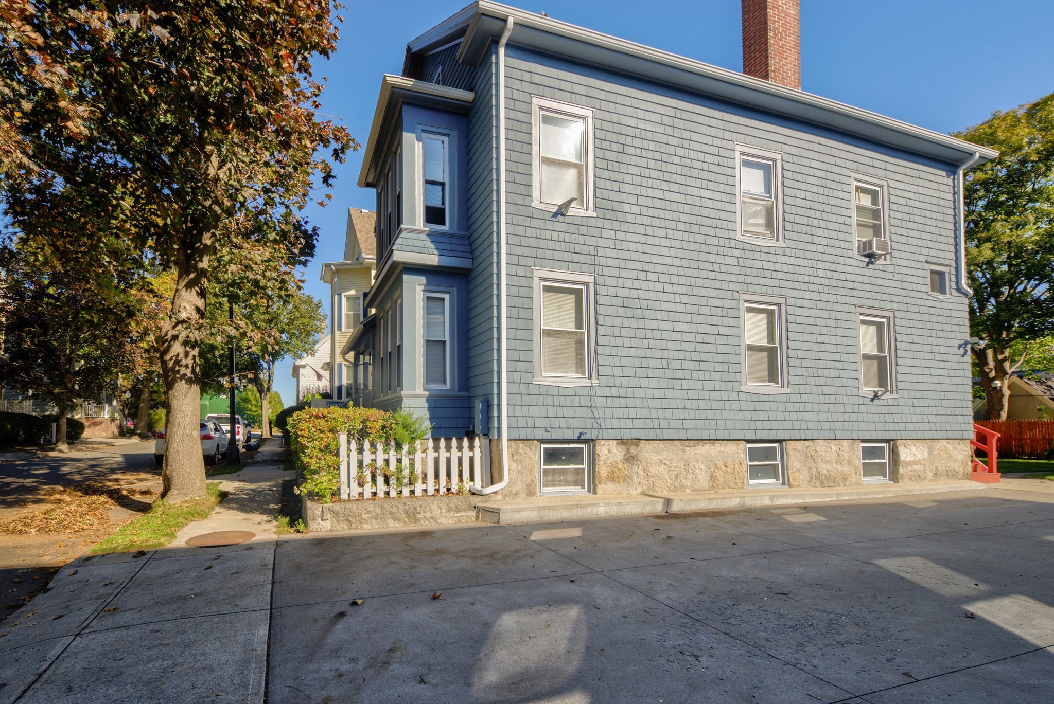 76 Atlantic St Property Photo 3