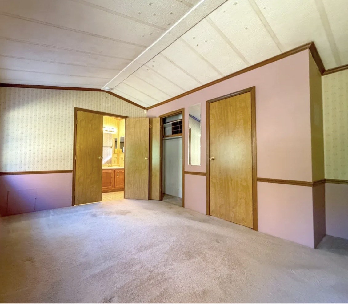 403 Tully Rd Property Photo 13