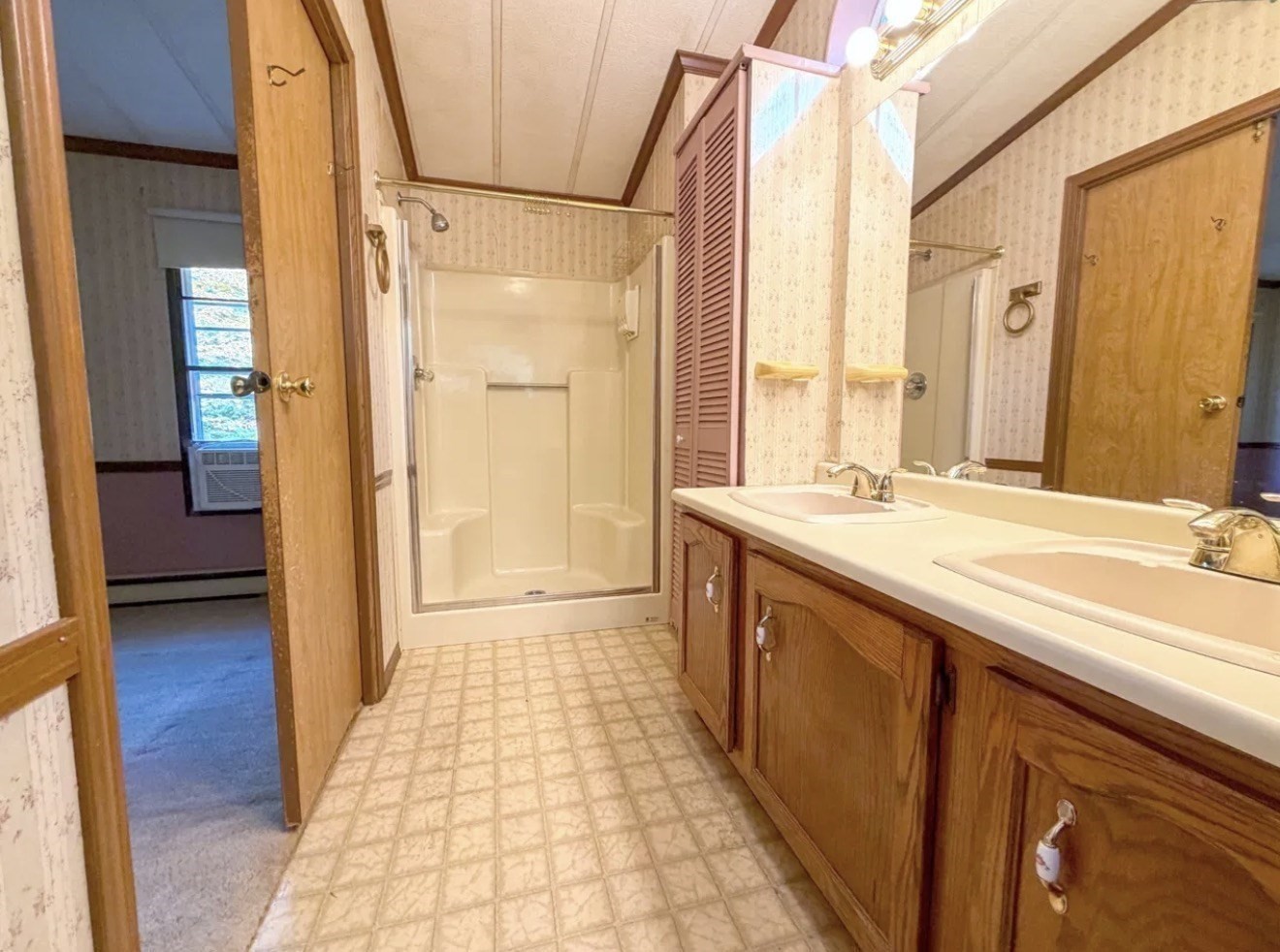 403 Tully Rd Property Photo 14