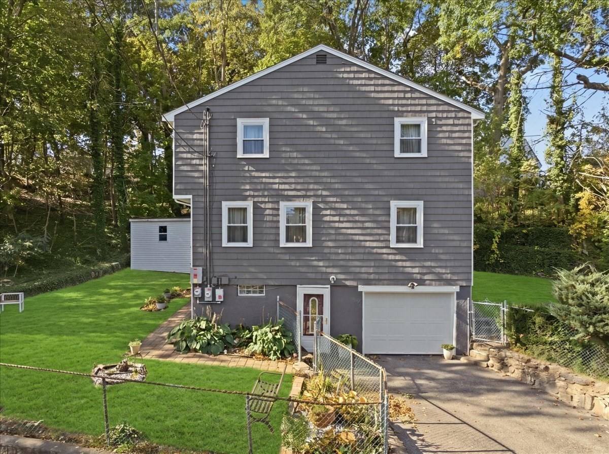 45 Decker St