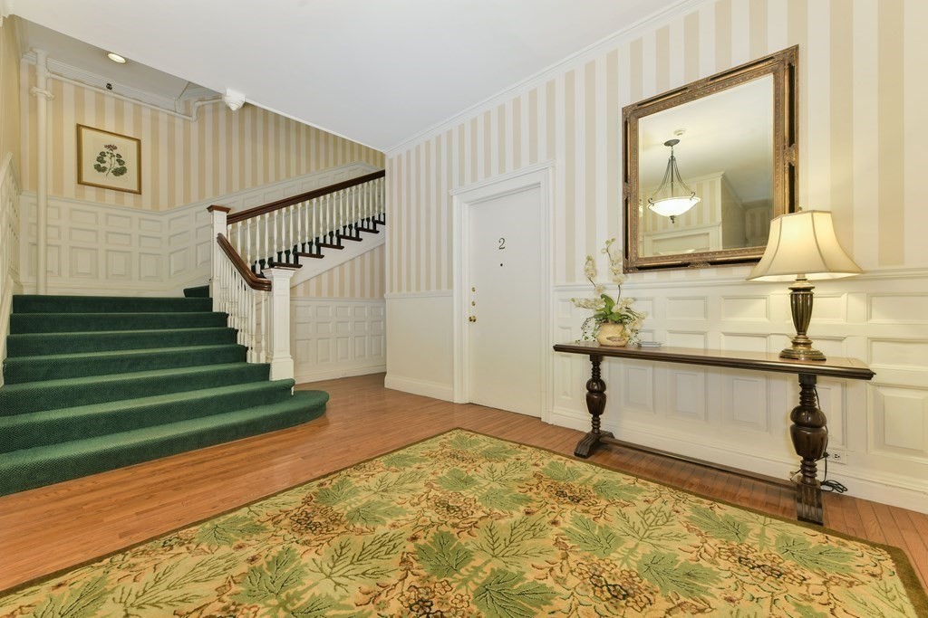 164 Beacon St Property Photo 4