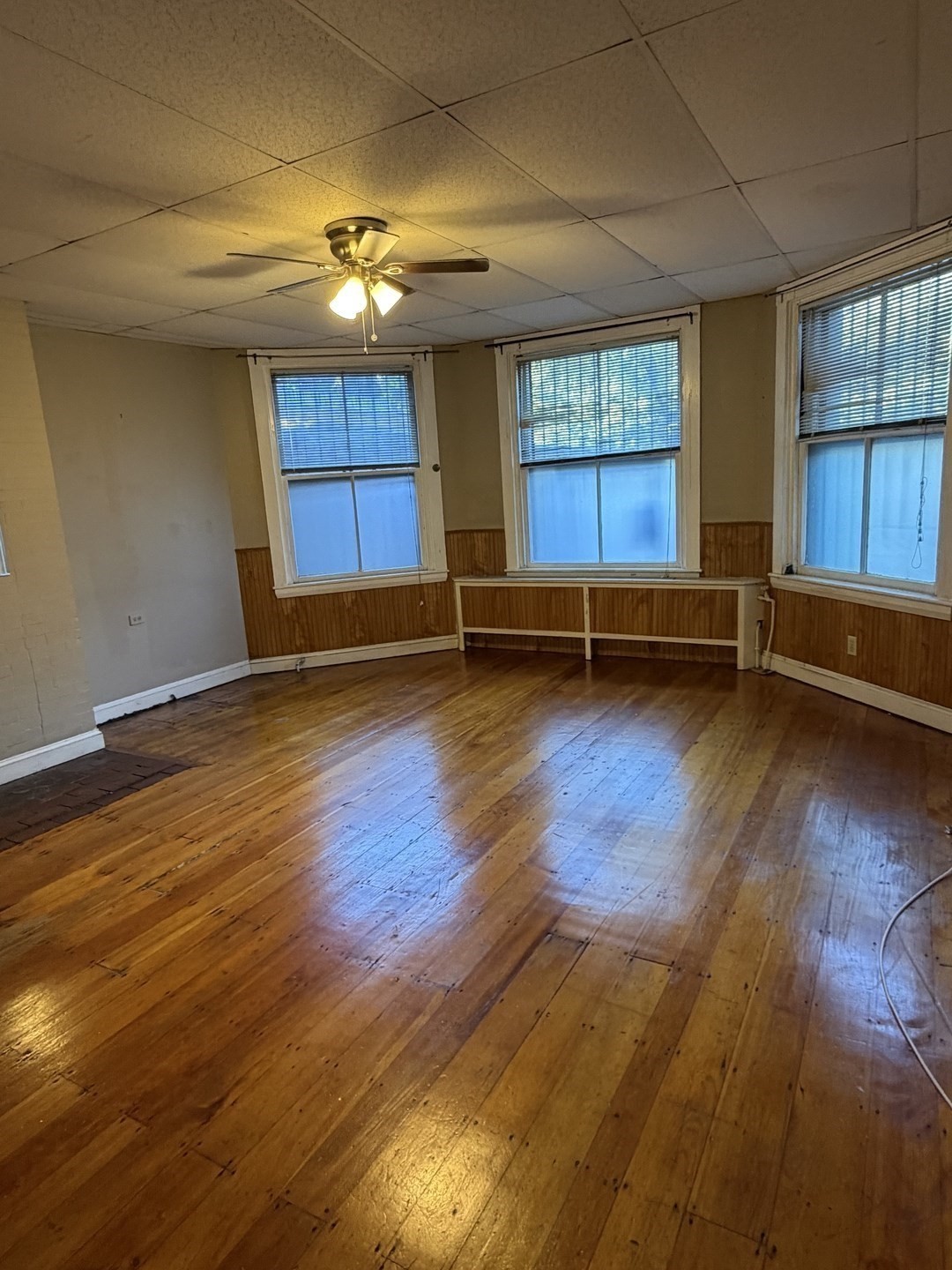 164 Beacon St Property Photo 5