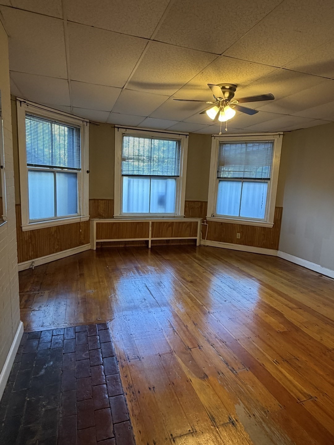 164 Beacon St Property Photo 7