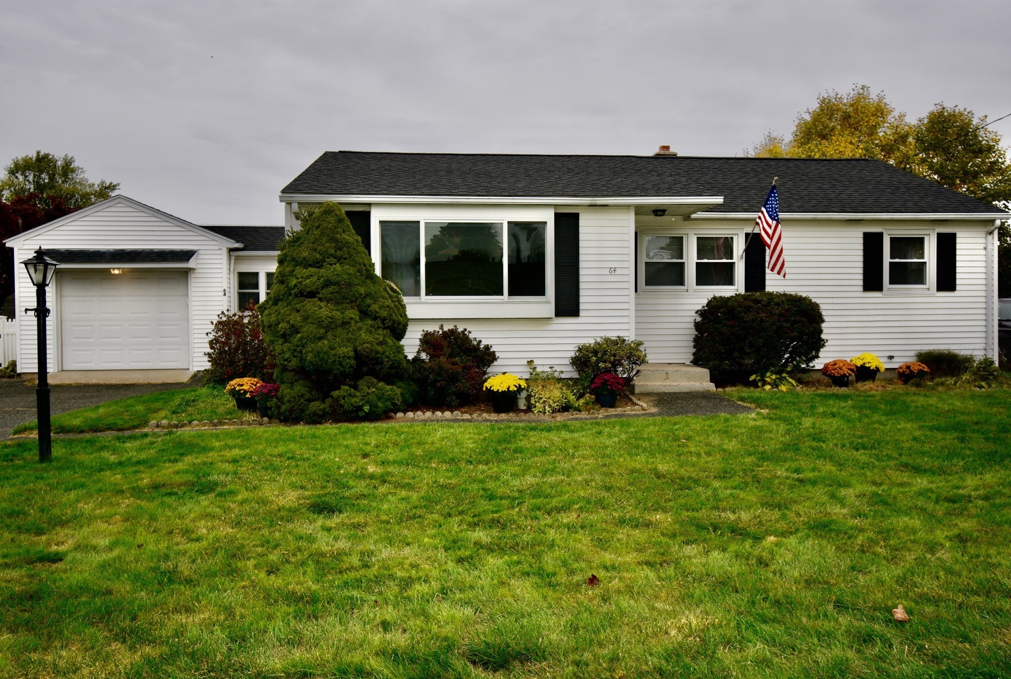 64 Poplar St Property Photo 1