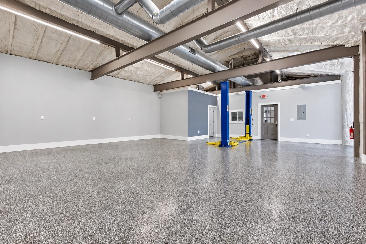 20 Howard St Property Photo 4